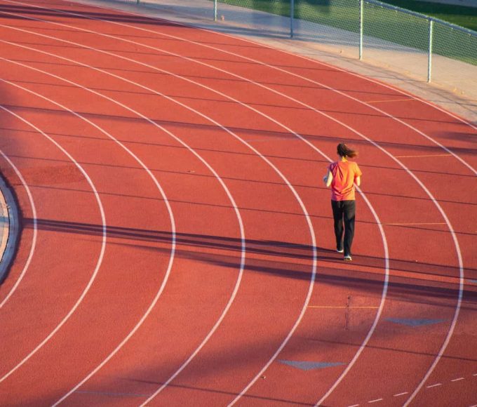 Iga Swiatek advances at WTA Finals while Coco Gauff loses in upset